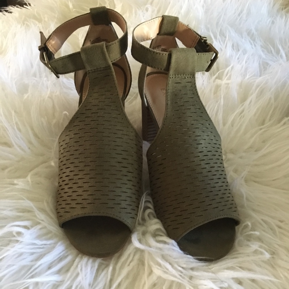 Express open toe booties - Picture 2 of 2